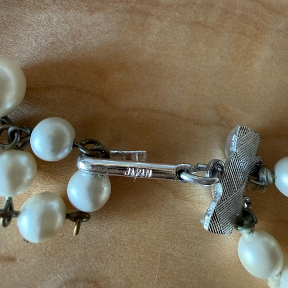 Vintage 50-60’s faux pearls, marked Japan, hand knotted, 2 strand, graduated sz - Picture 8 of 9